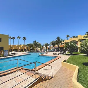Seaside : A Cozy In A Peaceful Well Located Complex Apartment