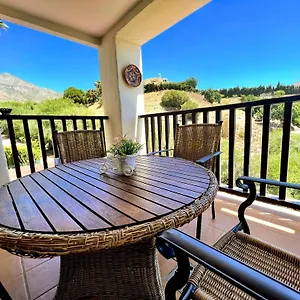 Serene Family Oasis: Poolside Retreat With Convenient Amenities Apartment Benalmadena